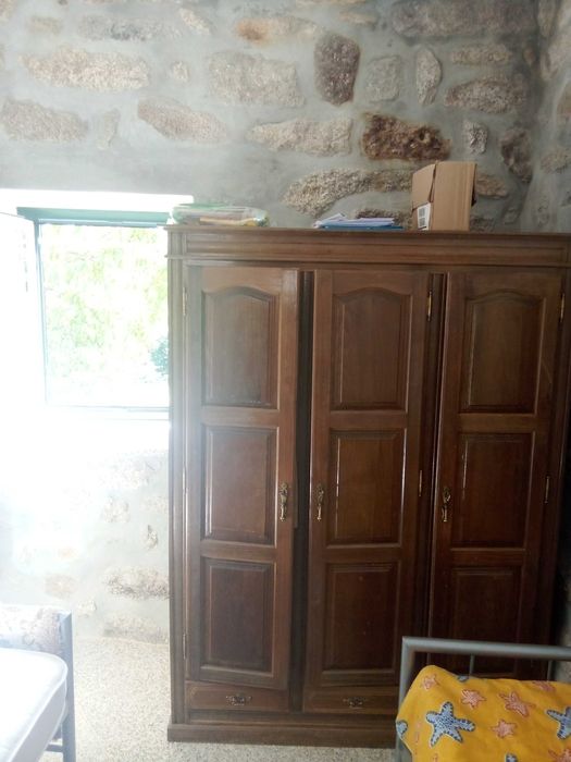 Moradia T2 restaurada em ambiente rural
