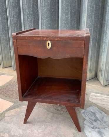 Mesinha de cabeceira vintage