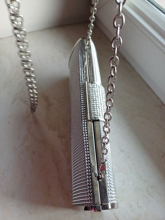 Torebka kopertówka srebrna