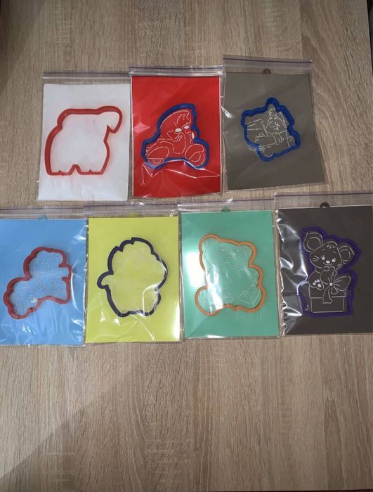 Набір вирубок для пряників з трафаретами