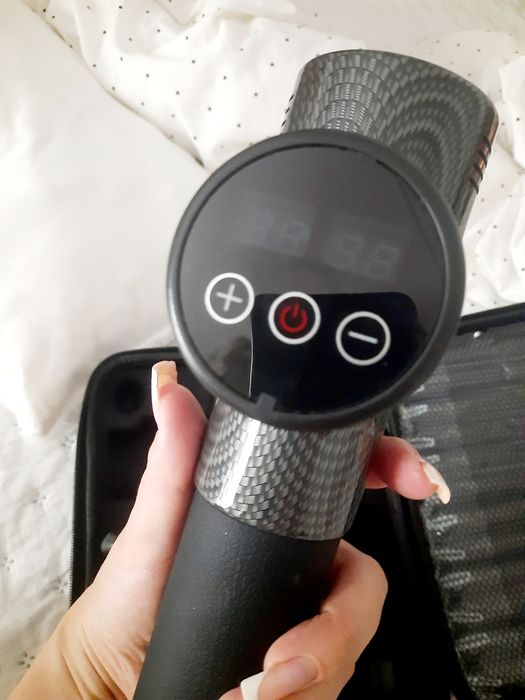 Pistolet do masażu Hool Me nowy w etui