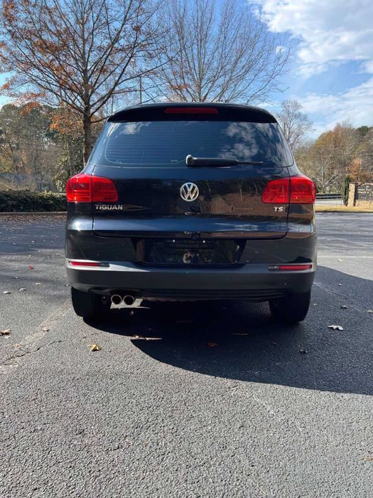 Volkswagen Tiguan      2016