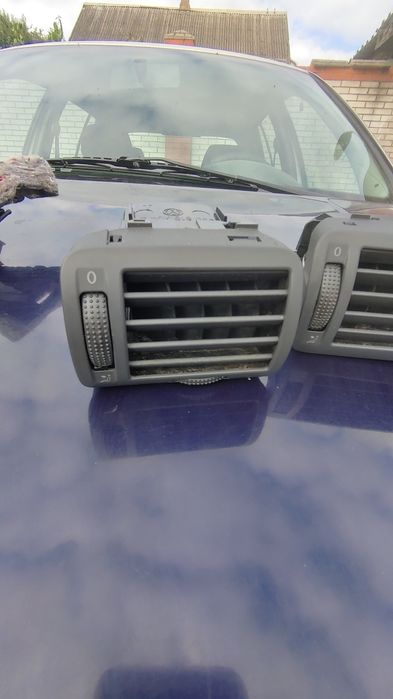 Дефлектор центральний лівий правийpassat B5 b5.5 кольору