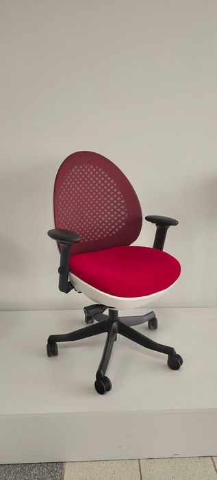 Fotel biurowy, ergonomiczny, regulowany, krzesło do biura, biurka OVO | WYPRZEDAŻ EKSPOZYCJI