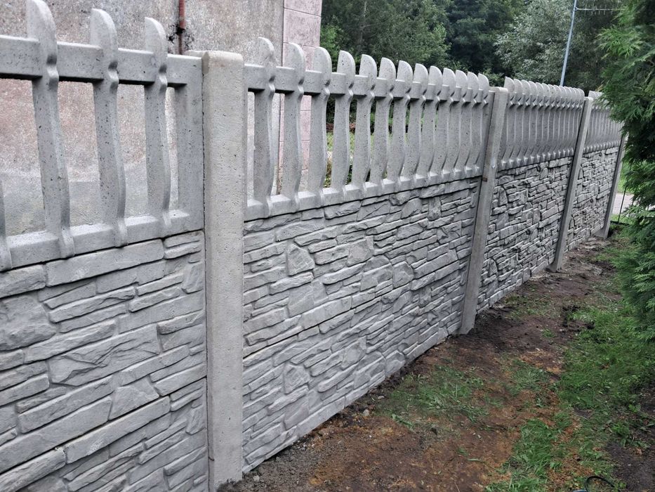 Montaż ogrodzenia betonowego na 4 płyty ( 2m) Cena za mb