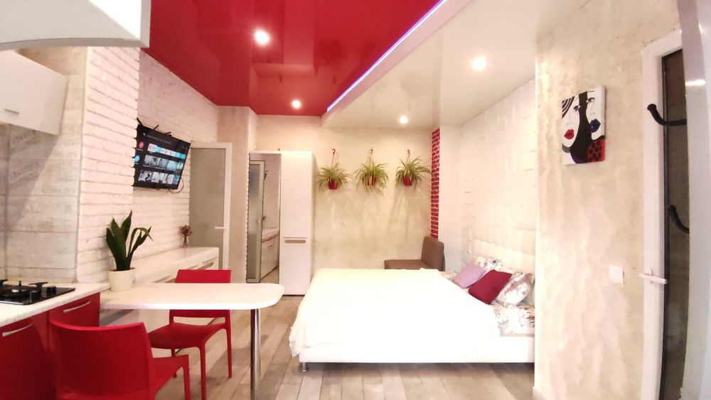 Свободна на НГ Крыжановка Пос.Котовского возле моря почасово, посуточн