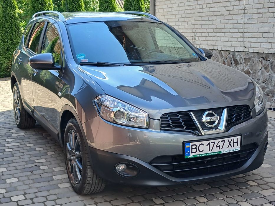 Nissan Qashqai автомобіль