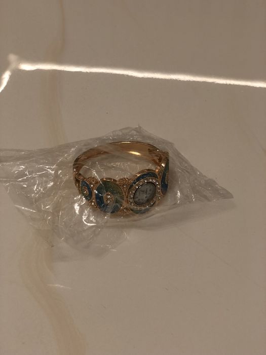 Продам годиник жіночій