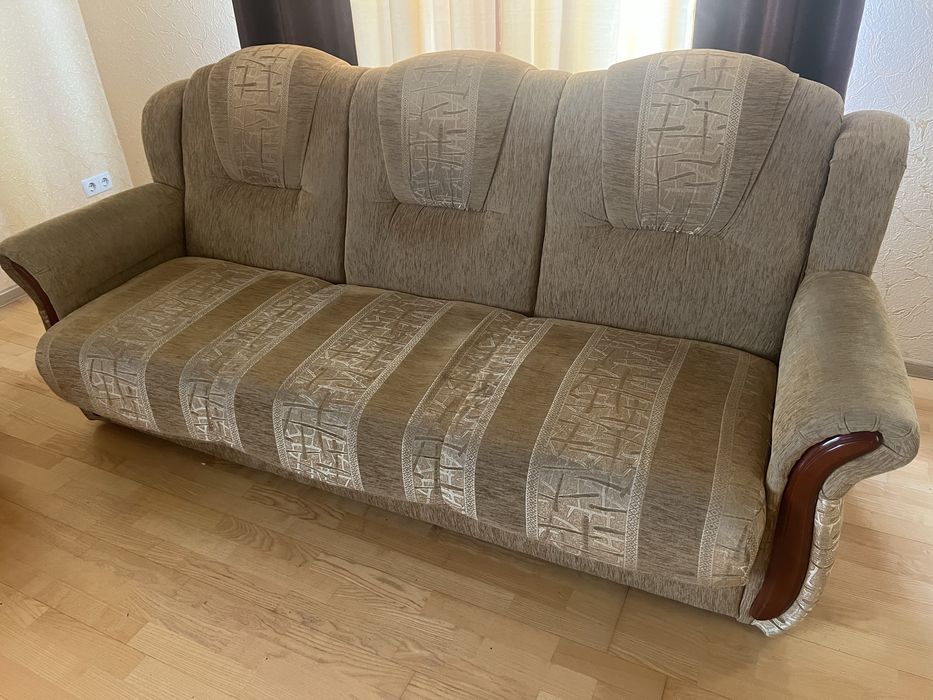 Продам диван та два крісла