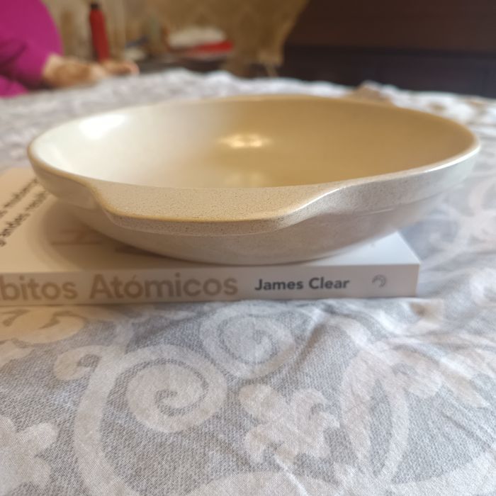 Pratos e louça. Variedade:mostarda