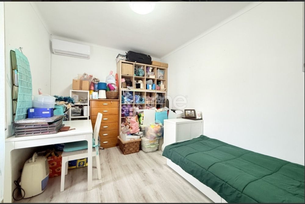 Moradia Térrea T2+1 remodelada, com terreno.