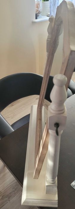 Lustro obrotowe na toaletke lub biurko