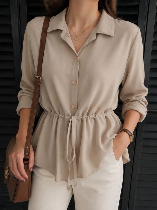 Blusa/Camisa Bege com detalhe franzido na Cintura - New Collection - Tamanho Único - Nova!