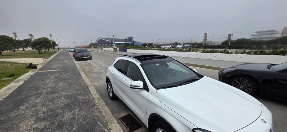 Mercedes-Benz GLA 200