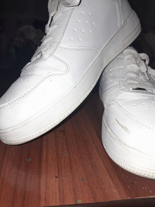 Кросовки 43р білі