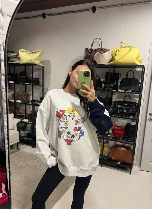 Стильний світшот з мікі маусами! Розмір М-L! Розпродаж до 70%