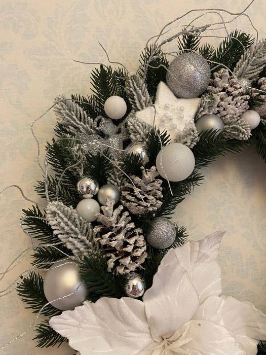 Литой темно зеленый 55 см новогодний венок серебряно-белый декор