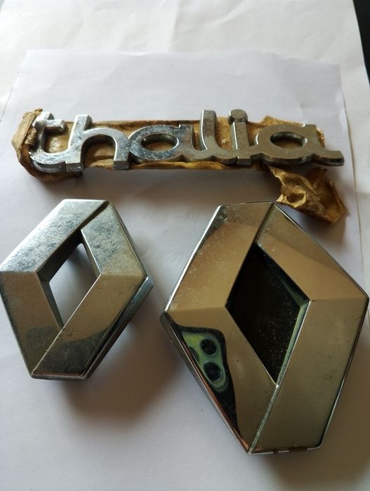 Stary znaczek Renault w cenie 25 zł caloscb