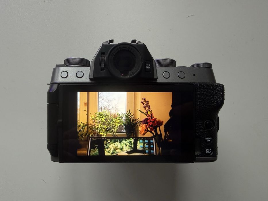 Fujifilm X-T200 7Artisans 35mm F1.2