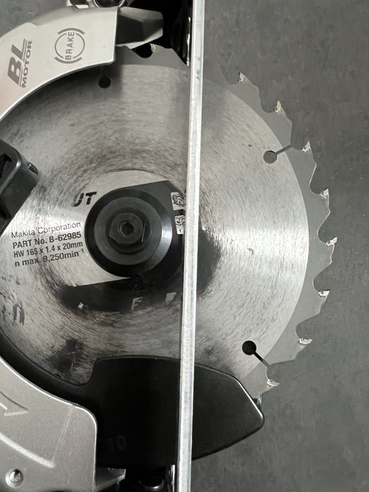 Безщіткова Акум.пила Makita DHS 660