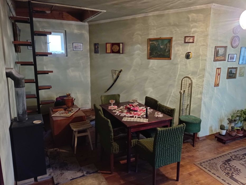 2 поверховий цегляний будинок 1990х с. Великі Береги 10 км до Берегова