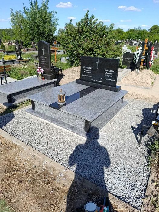 Виготовлення та встановлення пам'ятників Житомир / Монтаж пам'ятника