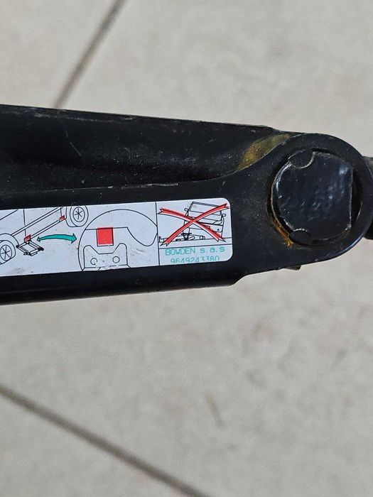 Домкрат Peugeot 207 208 307 308 3008 Berlingo Citroen C3 C4 C5 DS4