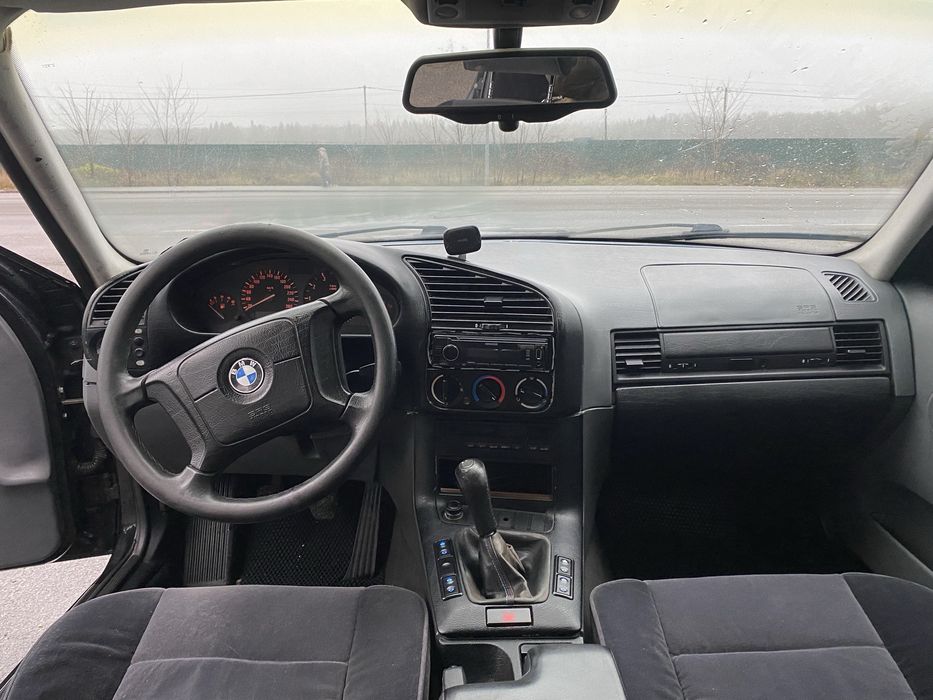 Продам автомобіль BMW e36