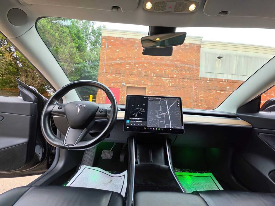 Tesla Model 3      2018