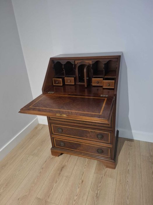 Escrivaninha sala 8 & 80 em ótimo estado