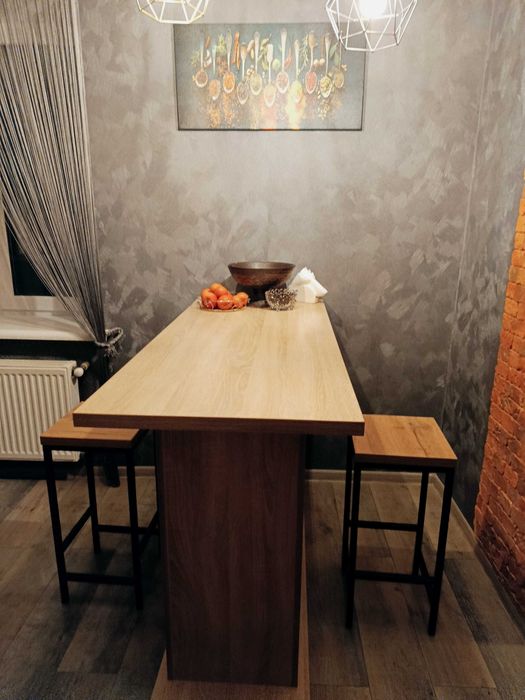 Продаю стіл барний+2 стільці