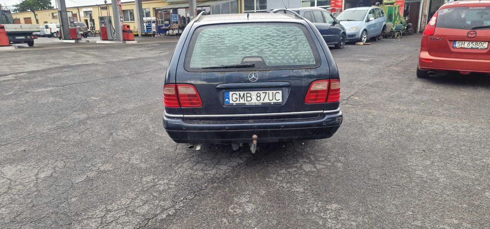 Zderzak tył pdc Mercedes w210 v8