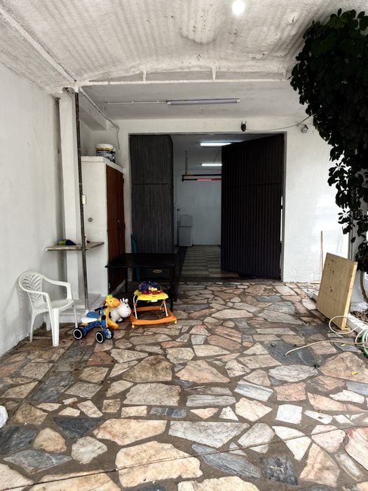 Alugo garagem ou espaco para armazem Olival basto