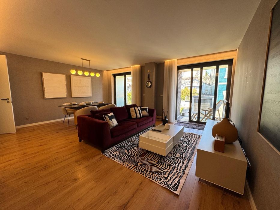 Apartamento T2 à venda na Avenida de Fernão de Magalhães
Bonfim, Porto, Porto