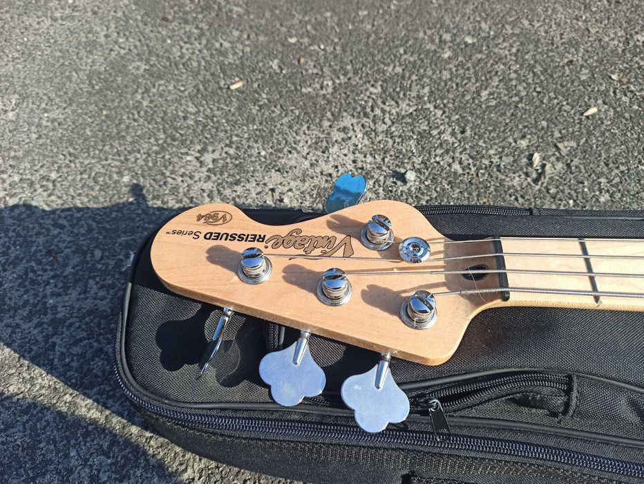 Gitara basowa Vintage V964