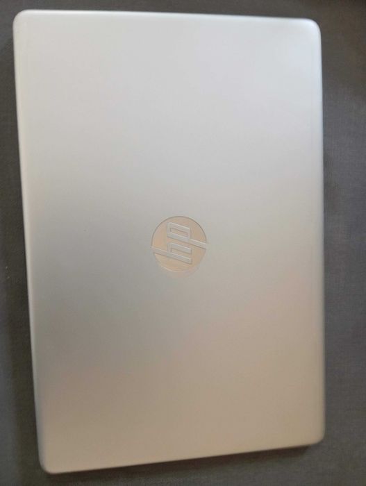 Computador HP modelo 15s-fq2015np