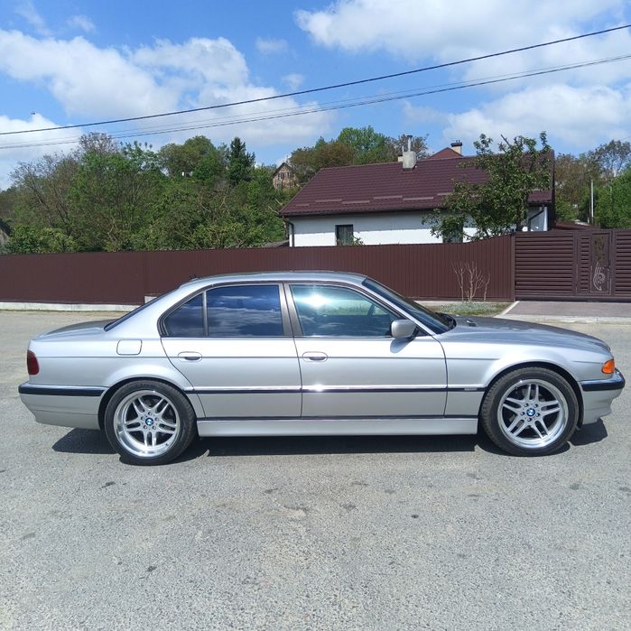 BMW series 7 e38