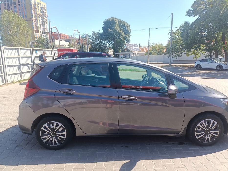 Honda Fit 2017 VIN 3HGGK5H58JM102054 фото оголошення 2 з 10