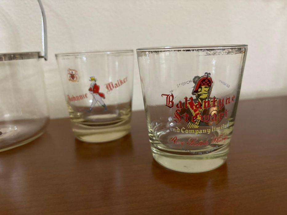 Copos e balde gelo - marcas whisky