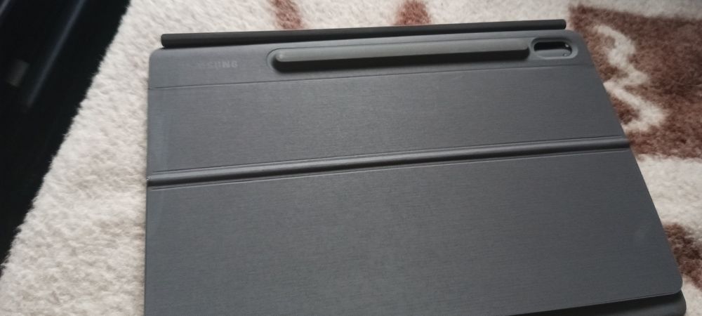 Etui z klawiaturą Samsung EF-DT860.
