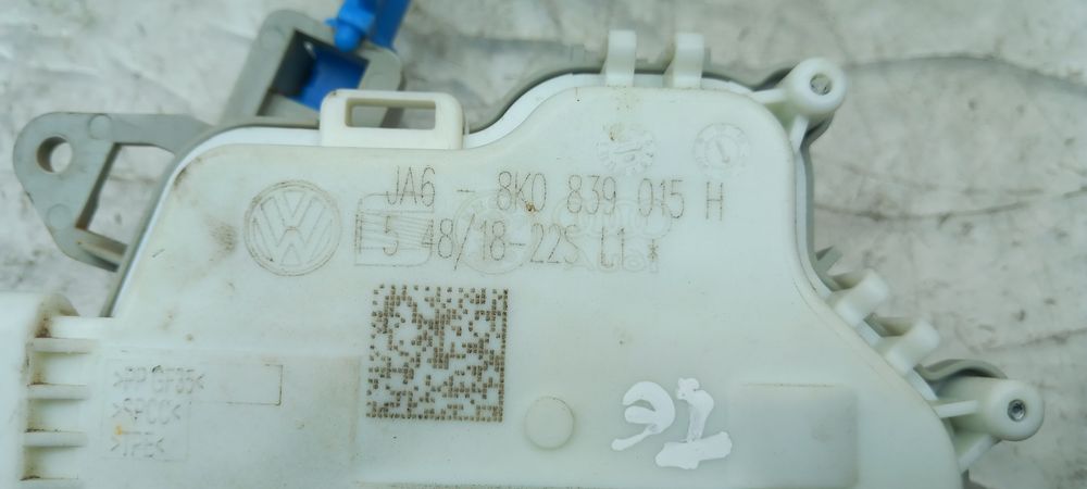 Fechadura / fecho porta trás esquerdo AUDI Q2 (GA)