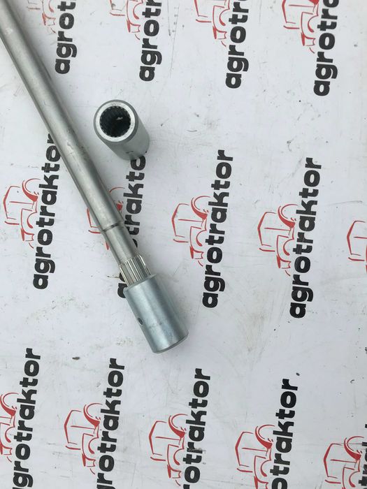 Wał napędowy z tulejami do Farmtrac 'a 690 dt