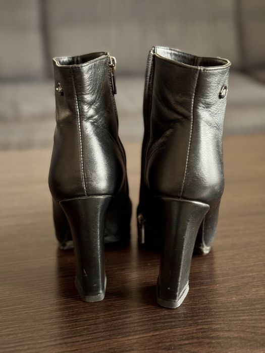 Черные кожаные ботильоны,36р