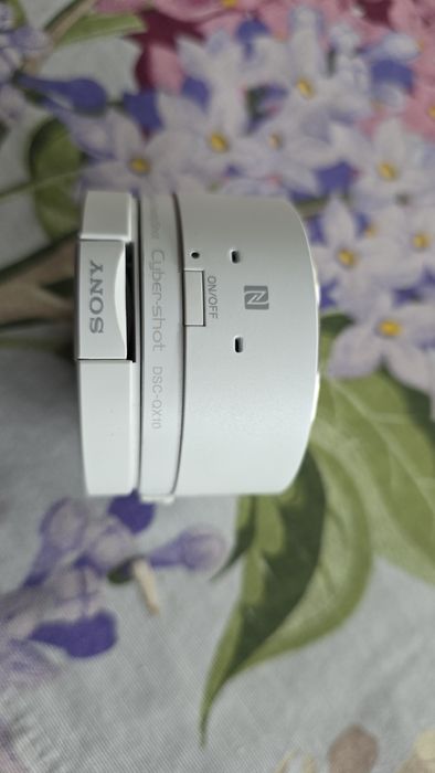 Sony Cybershot DSC-QX10
