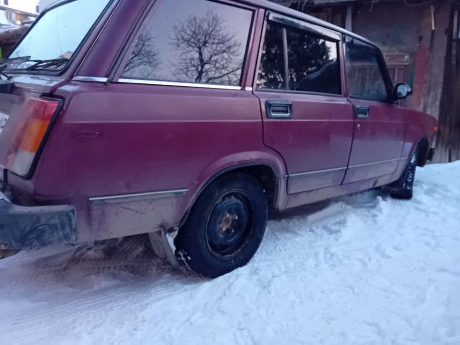 Продам кузовні деталі ваз 2104