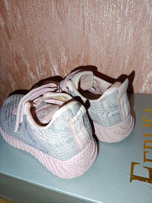 Кросівки для дівчинки