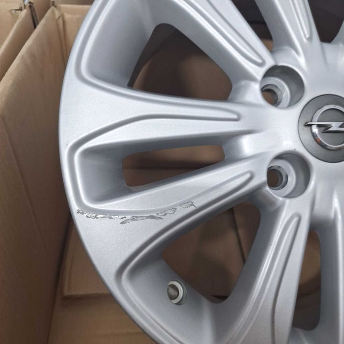 Oryginalne felgi aluminiowe 15'' GM OPEL 4x100 6J ET50  A166