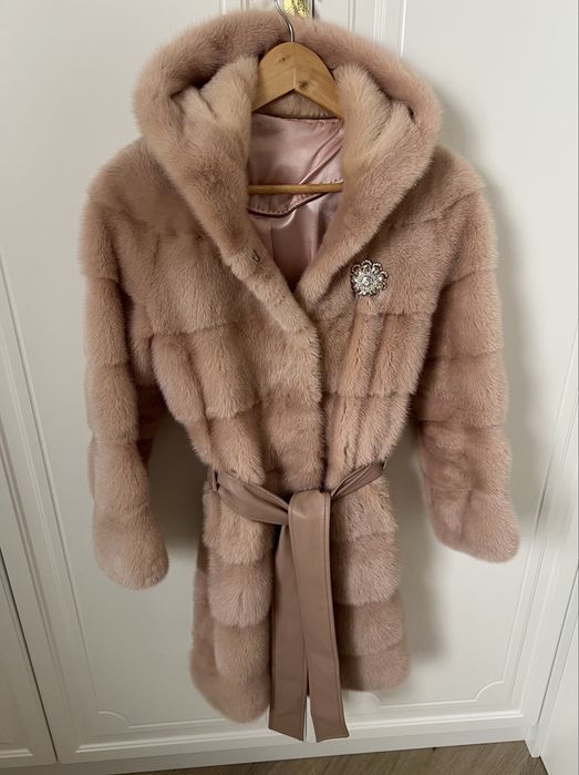 Naturalne futro z norek 34/36 norki jenot szynszyl lis lama gucci dior