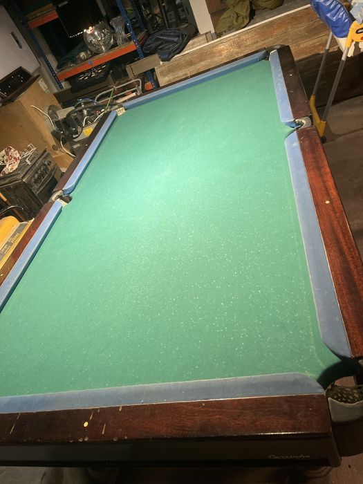 Mesa de snoker e maquina imperial