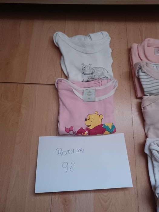 Body z krótkim rękawem